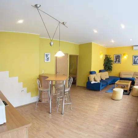 Apartment Laisves Alley 50 *